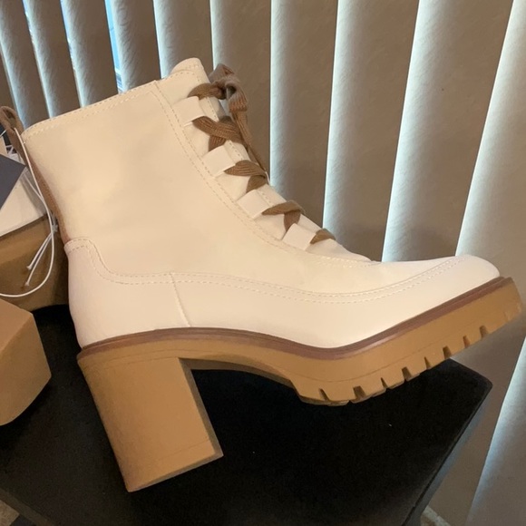 NWT UNIVERSAL THREAD LUG SOLE BOOTS 7.5 - Picture 5 of 10